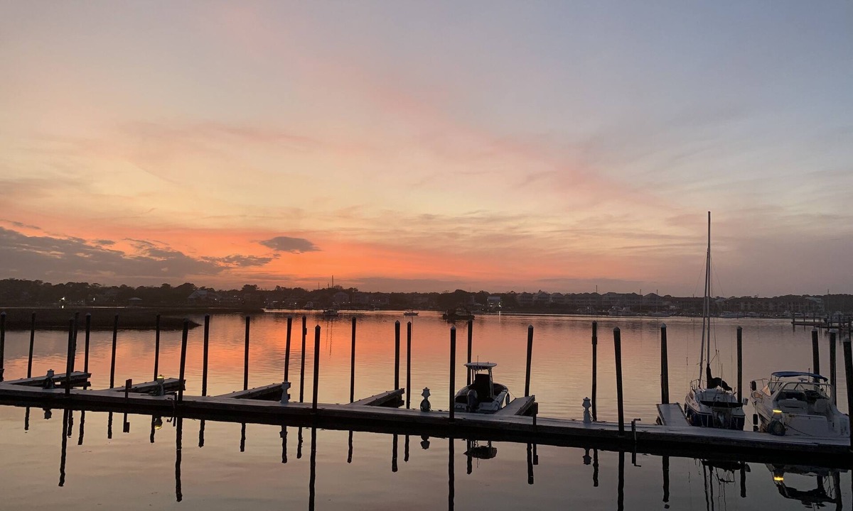 North Carolina Coast House | Waterfront-Beach, Boat Slip, Linens & Amenities
