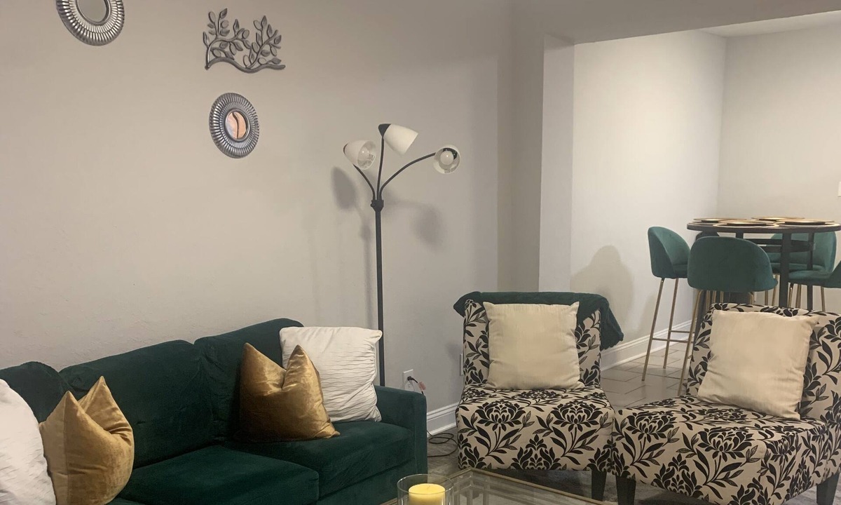 Villa Heights House | Welcome Home