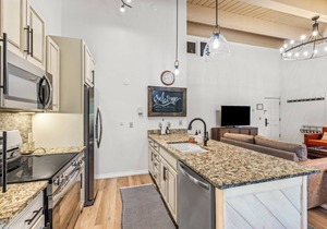 Expansive Condo! Walk to the Slopes! Winter Shuttle! Heated Pool & Hot Tub! in Steamboat