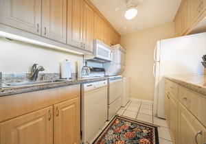 Last Minute Summer Sale ! - Enjoy sunsets - 6th floor 1 BD Kihei condo - 200.00
