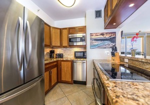 Modern Luxury OCEAN FRONT condo with Lanai & Molokai Views!-Royal Kahana 409