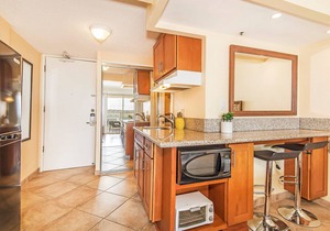 Ocean-Diamond Head Views from Island Colony Condo Short Walk to Waikiki Beach