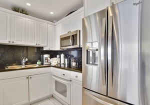Oceanfront Views! Corner unit!
