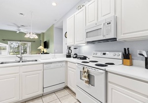 Quiet and Cozy Private Resort Condo in Bahama Bay