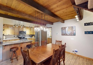 Spa-Side Lodge with Access to Exclusive Golf in Sunriver