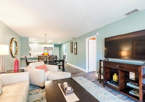 This third floor 2 bedroom 2 bathroom condominium is located on the Bayside in Sarasota