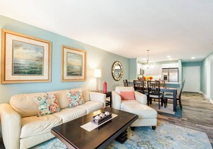 This third floor 2 bedroom 2 bathroom condominium is located on the Bayside in Sarasota