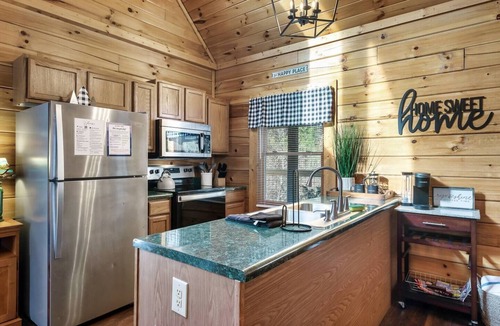 Sevierville Cabin | #1 Cabin |Hot tub|Arcades|Buc-ees|Dollywood |GSMNP
