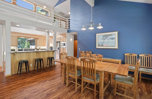 Sunriver House | 1 Colonial- Primary Suites, Hot Tub, SHARC, A/C, Steps to Village & SHARC!