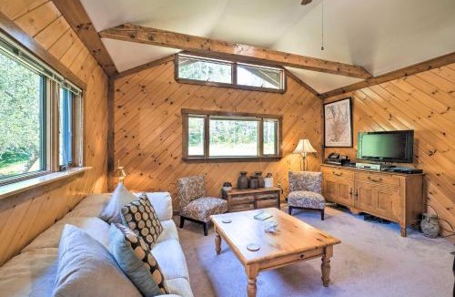 Boothbay Harbor House | 1 Mi to Downtown BBH: Coastal Cabin w/Deck & Yard