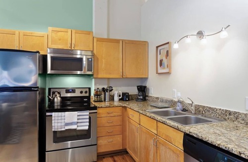 Downtown Apartment | 100 Year-Old Historic Brick 2BR Loft High Ceiling6