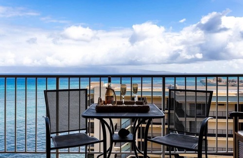 Kahana House | 10th floor Oceanview studio, AC, Resort Amenities, walk to food, shops & beach