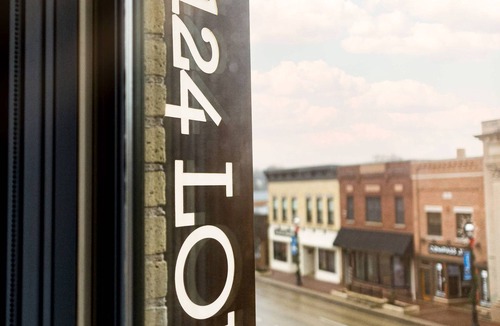 West Dundee Apartment | 124 Lofts #3 - Downtown Dundee - Walk to Dining