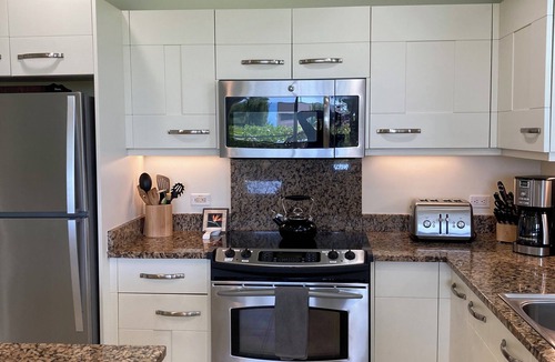 Kahaluu-Keauhou Condo | 199 per nt, before taxes and fees, ALOHA! 5 Star Luxury, central AC included.