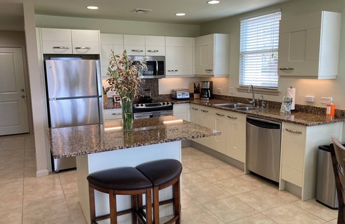 Kahaluu-Keauhou Condo | 199 per nt, before taxes and fees, ALOHA! 5 Star Luxury, central AC included.