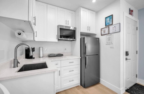 North Beach Apartment | #2 - Beachside Studio Steps to Hollywood Beach
