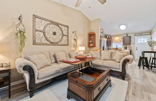 Westgate House | 2 bed 2 bath, sleeps 5. Southern Charm- Minutes to Camp Lejeune, MCAS, & Beach