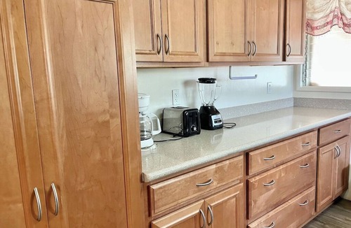 Ewa Cottage | 2-bedroom cottage, steps from the ocean, AC, parking