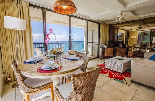 Makaha Condo | 2-Bedroom Oceanfront Condo w/Private Lanai