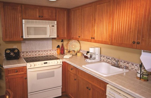 Wailua Resort | 2 Bedroom Oceanfront Kapa'a Suite