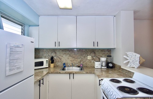 McCully - Moiliili Apartment | 2 Bedroom Waikiki Vacation Rental
