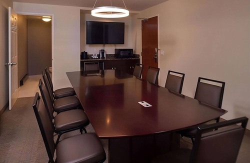 O'Hare Hotel | 2 Comfortable Units, Complimentary Airport Shuttle, Pets Allowed!