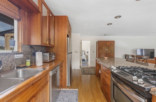 Waimea House | 2 for 1 Stay: Jacuzzi/Starlit Mtn Skies/Near Beach