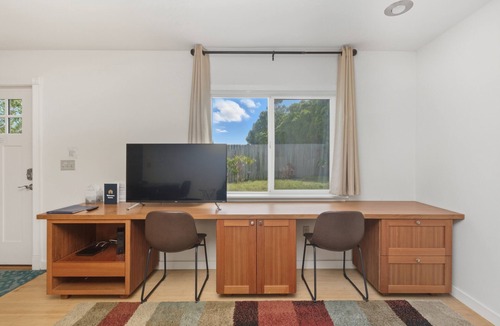 Waimea House | 2 for 1 Stay: Jacuzzi/Starlit Mtn Skies/Near Beach
