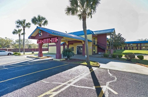 Northwest Pensacola Apartment | 2 Full Bed|Smk|Pensacola FL