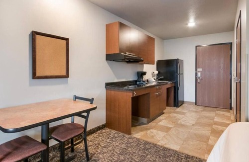 Lithia Springs Hotel | 2 Fully Equipped Rooms – Ideal for Families & Extended Stays in One Booking