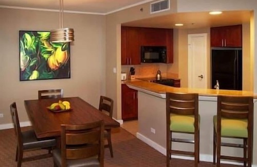 Waikiki Resort | 2 Hilton Grand Vacation Club, All Towers, Honolulu