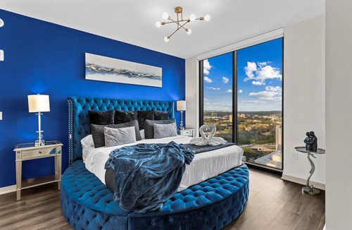 Downtown Atlanta Apartment | 25th Floor Midnight Oasis | Skyline Views, Balcony, Near Mercedes-Benz Stadium