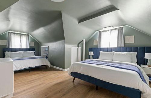 Euclid House | 27150 Forestview Ave, Euclid