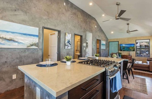 Wailuku Condo | 2BR Condo in Historic Wailuku–Central Maui Locale