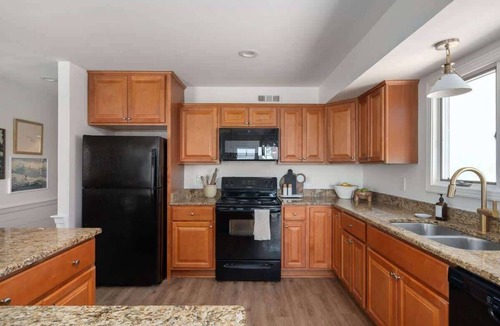 Ocean Hill House | 2Min Walk to Beach - Pool, Hot Tub, Ocean Views