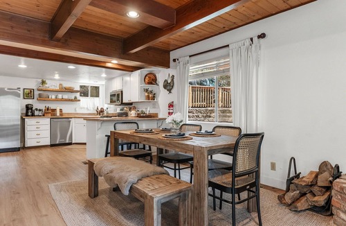 Arrowhead Villas Cabin | 3-bedroom cabin in Lake Arrowhead: hot-tub, forest view, pet-friendly