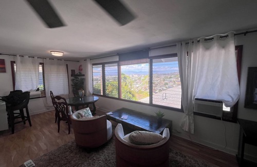 Liliha - Kapalama House | 3-bedroom house in fabulous Honolulu with cool AC, beautiful view of skyline.