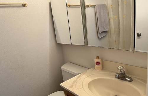 Chinatown Apartment | 3 bedrooms centrally located in Honolulu
