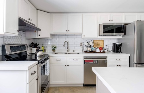 Marlyville - Fontainebleau Apartment | 3BDR Eclectic Apartment - For Families - Quiet - just walk to Tulane University