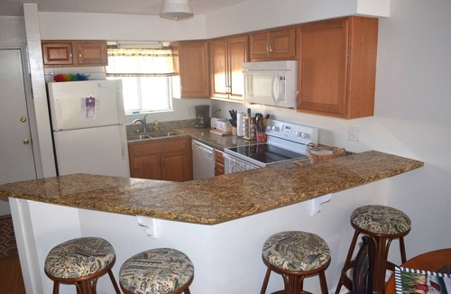 Wilmington Beach Condo | 3rd Floor 2BR OF Condo - Near Boardwalk; chairs/umbrella provided in the summer