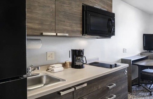 Seven Hills House | 4 Home-Like Rooms w/Cooking Space Near Hidden Falls Park & Amargosa Trailhead