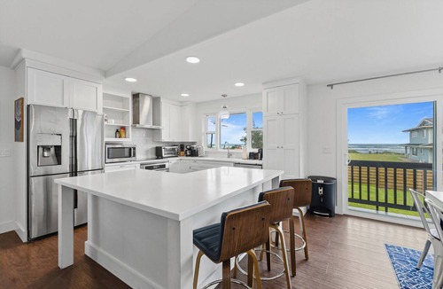 Laie House | 4BR Oahu Retreat - Steps to Beach - Laie Hawaii