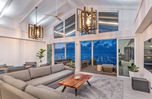 Waialua House | 5 Bedroom 6 Bath Luxury Home on The North Shore