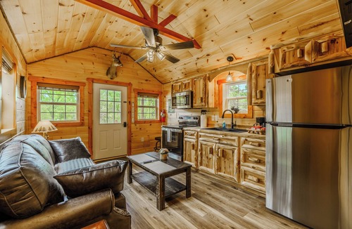 Kodak Cabin | 5 Minutes from Buc-ee's -Buffalo Bill Cabin