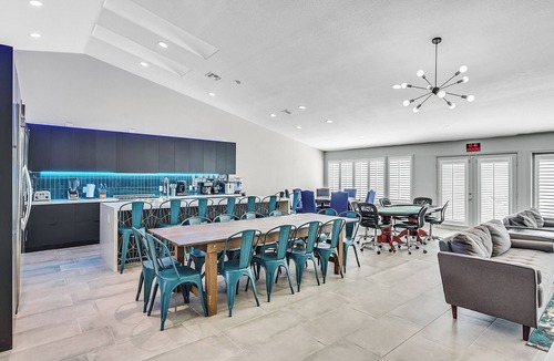 Spring Valley Villa | 8 Bdr/5 Ba 16 Beds, Free Spa Heat