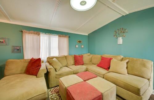 Crisp House | 8 Mi to Dtwn Greenville: Pet-Friendly Family Home!
