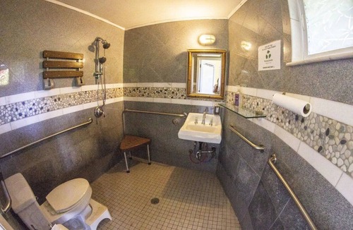 Pahoa Hotel | A Polished Retreat: Double Accommodations & Detached Bathroom