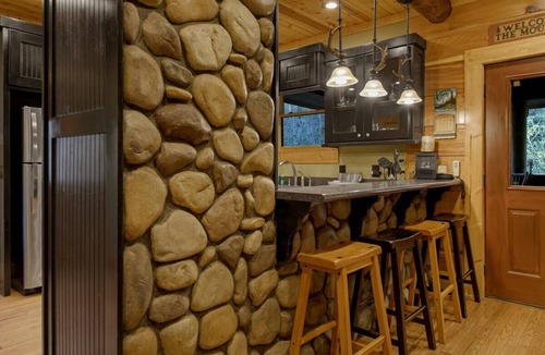 Helen Cabin | A River Runs Thru It | 3BR Riverfront| in Helen