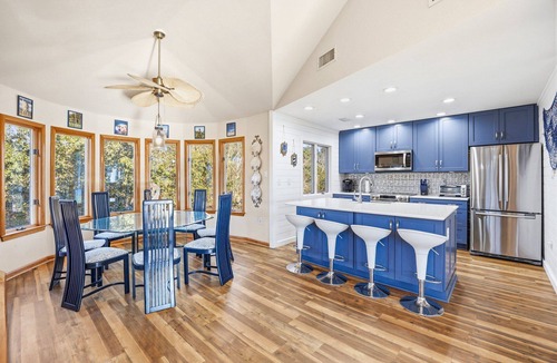 Monteray Shores House | Abby Gale Dog Friendly Corolla Escape w/Pool & Hot Tub