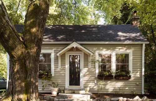Westover Hills West House | Adorable Cottage + Convenient & Quiet + Excellent Location